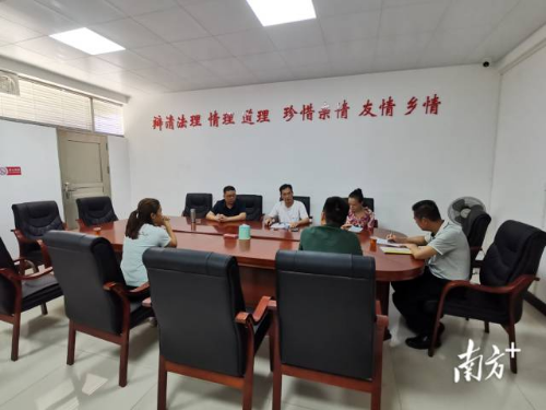 “好人”参与调解矛盾纠纷。 