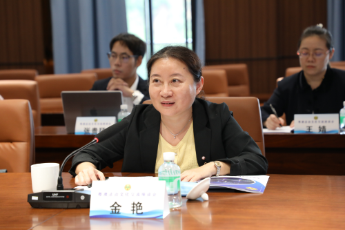 金艳 省法学会专职副会长兼秘书长.JPG